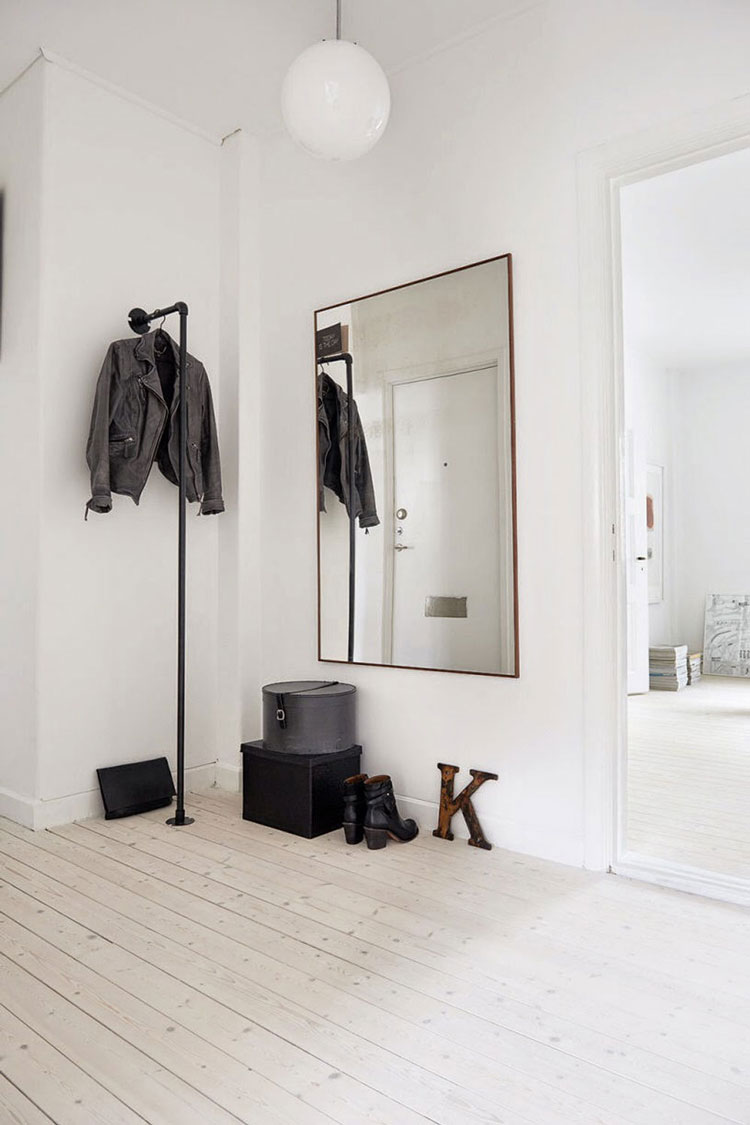 Woracle-fox-sunday-sanctuary-mirrors-minimalist-interior-mirrored-style-7