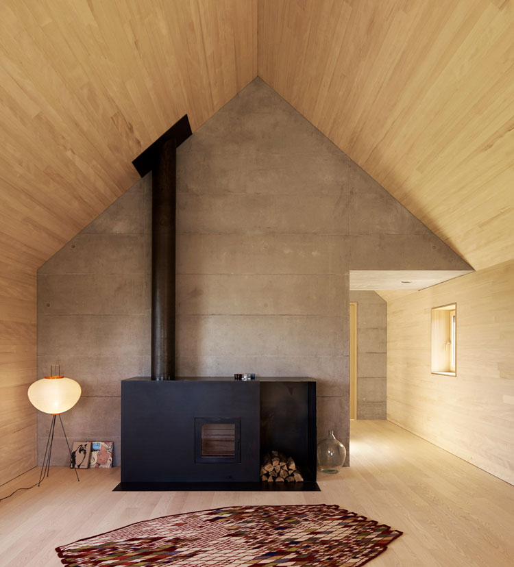 whouse-baumle-bernardo-bader-architekten_dezeen_1704_col_9